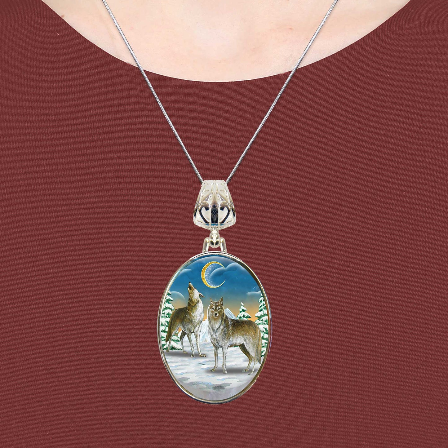 Wolves Howling Round Silver-Plated Mother of Pearl Jewelry Pendant Necklace - 44040